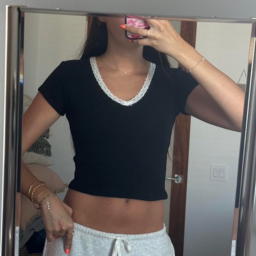 Brandy Melville Black and White Cropped Fitted Tee